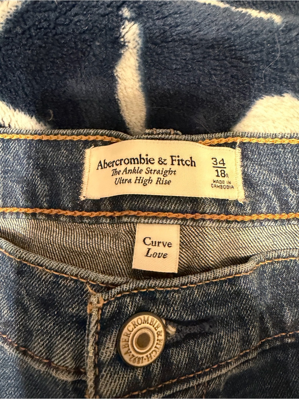 Abercrombie & Fitch Ankle Straight Curve Love Ultra High Rise Jeans